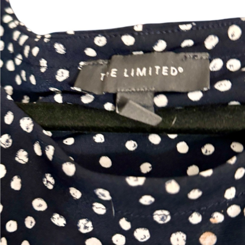Limited Women’s Navy with White Polka Dots Sleeveless Top Sz Lg - Picture 4 of 4